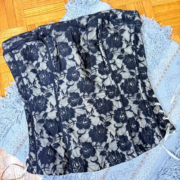 Tripp nyc Tops - 🚨$30🚨 Vintage Tripp Black Lace Corset Top with Boning